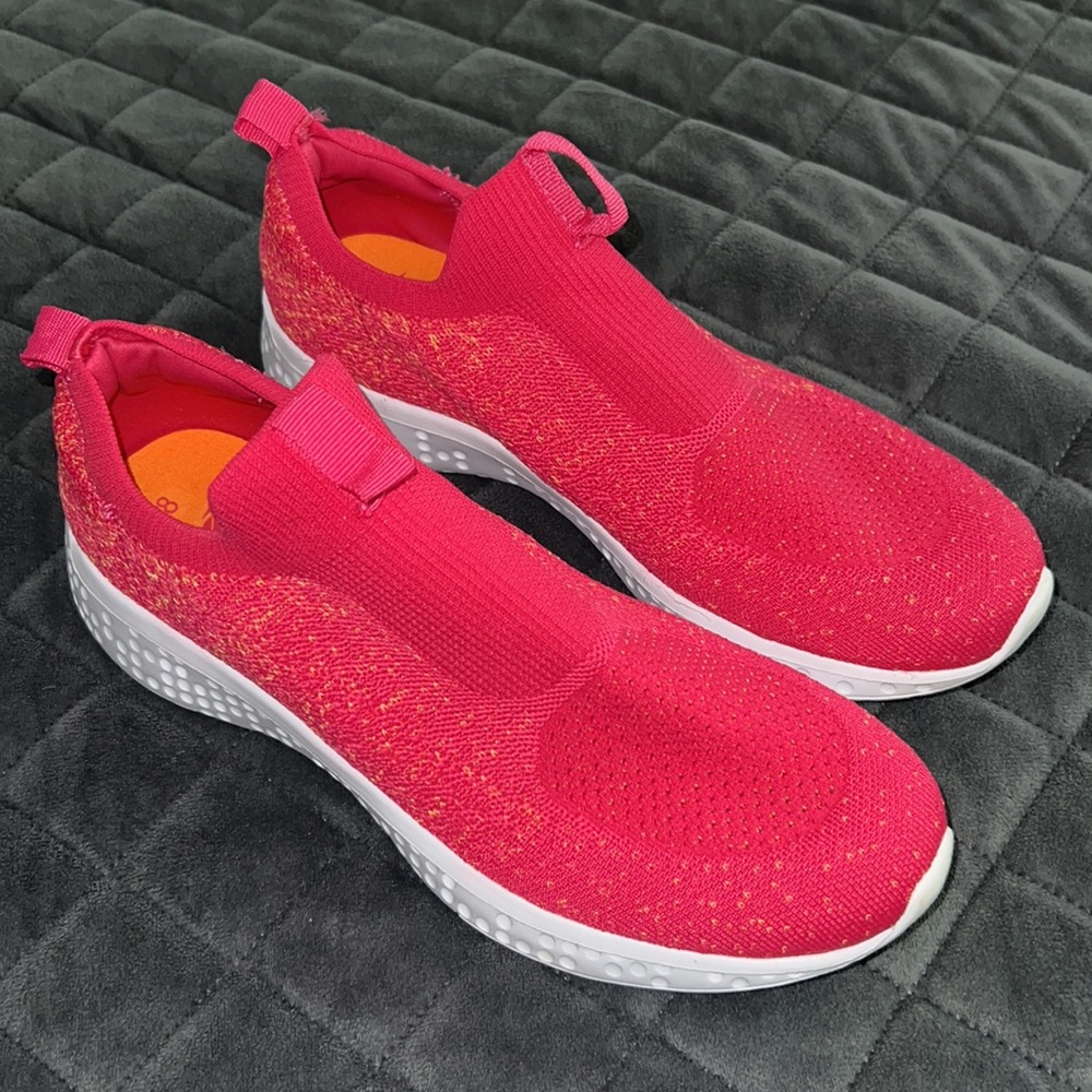 AVIA super lightweight memory foam sneaker